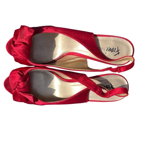 Women’s red satin with a bow open toe hi heels. By Fioni Night. Sze 10. - Picture 2 of 5
